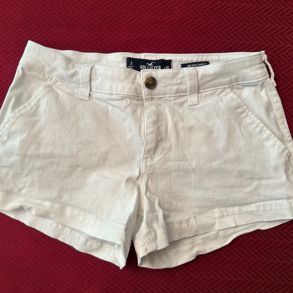 White Hollister shorts